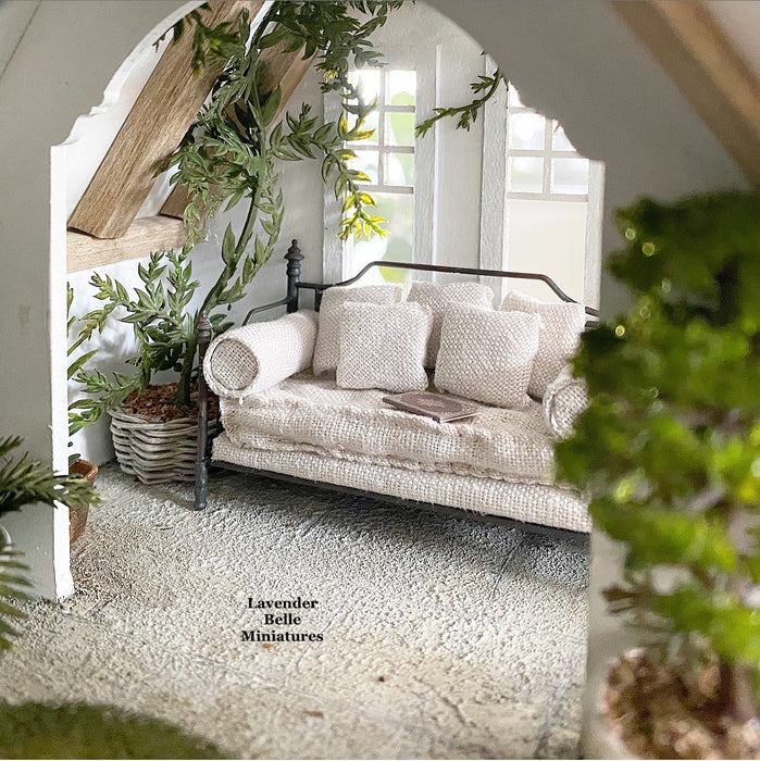 Charmonte House - 1:24 scale